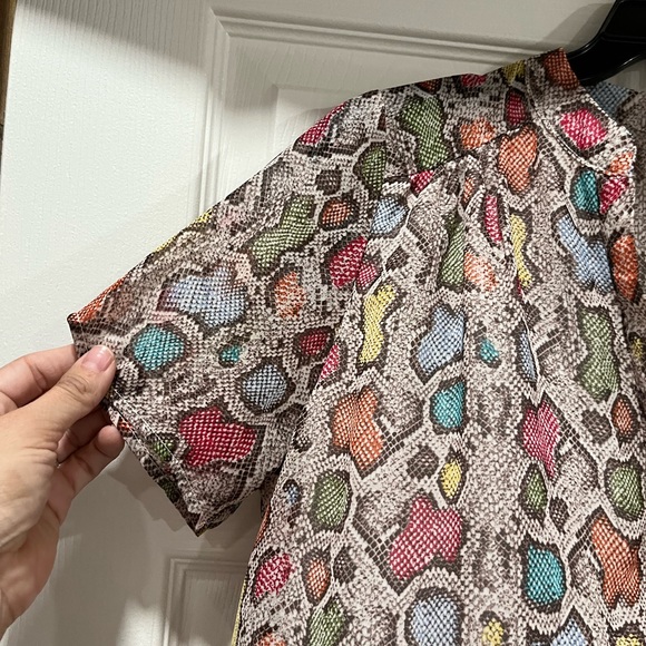Multi color snake print blouse - Picture 3 of 7